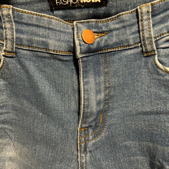 Women's Fashion Nova Jeans Skinny Ripped Wash Medium Denim Size 3/4 - Picture 7 of 9